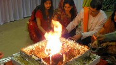 Ashpuramaa-Samudrimaa-Havan-2008-Birmingham-2008-03-09-15-00-36