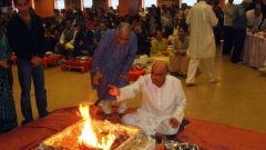 Ashpuramaa-Samudrimaa-Havan-2008-Birmingham-2008-03-09-15-58-17